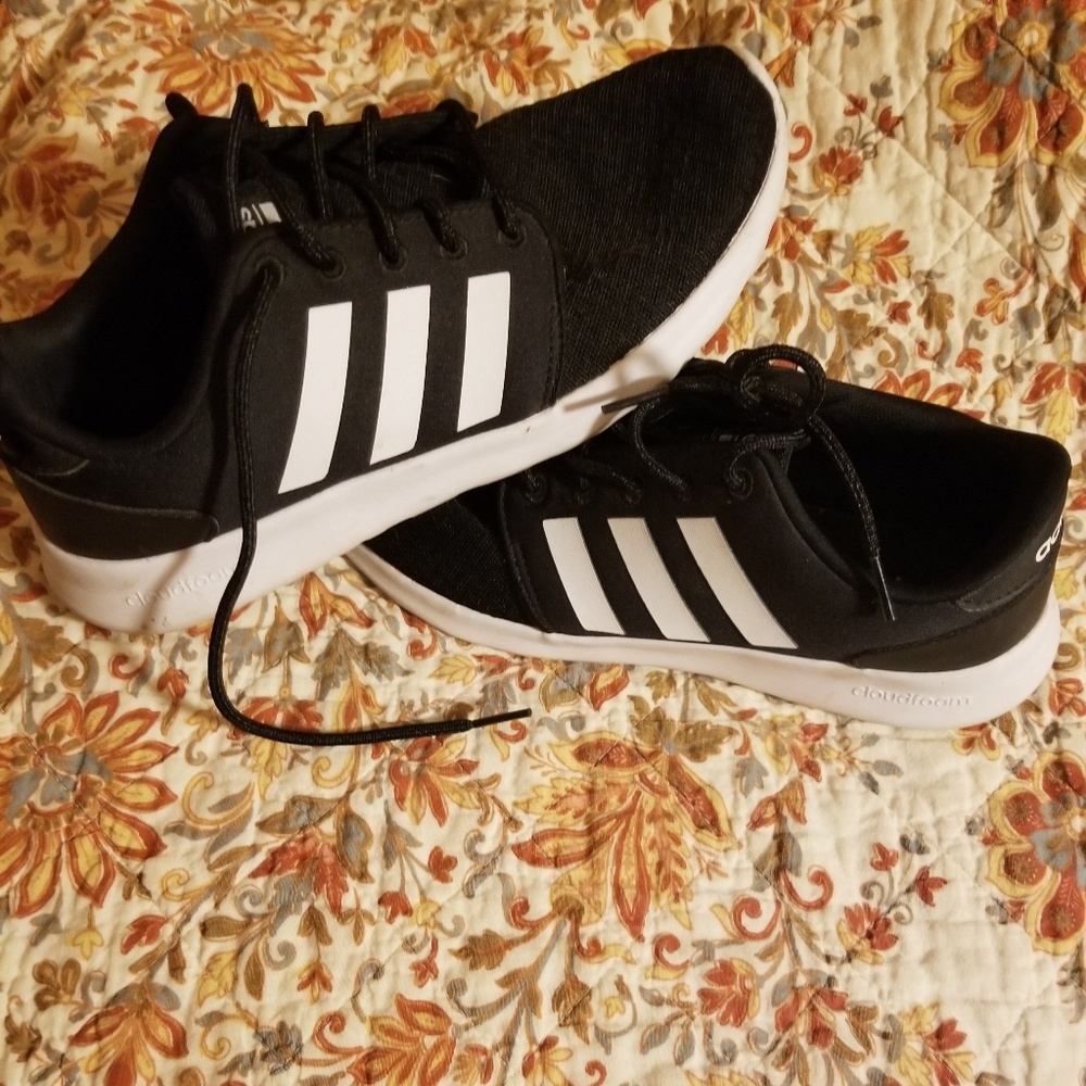 Adidas Tennis Shoes